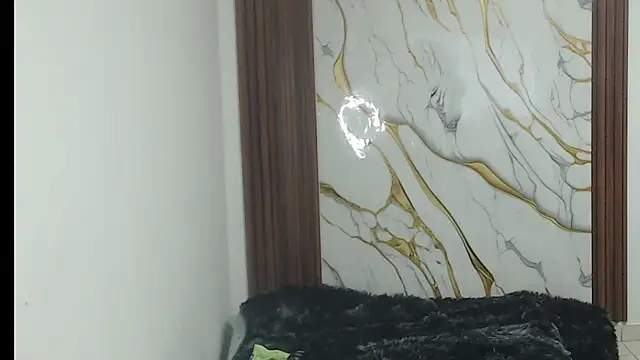 Snapshot of valen_ros chatting on March 5, 2026, 8:00 am valen ros online show from March 5, 2026, 8:00 am