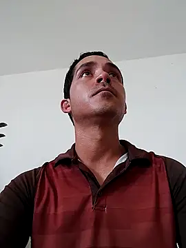 Snapshot of Santiago_vnz chatting on March 5, 2026, 1:30 pm Santiago vnz online show from March 5, 2026, 1:30 pm