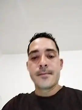 Snapshot of Santiago_vnz chatting on March 18, 2026, 5:43 am Santiago vnz online show from March 18, 2026, 5:43 am