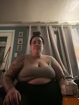 kayleighgirl online show from April 25, 2026, 9:23 am