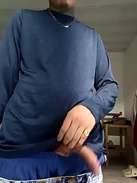 elvaquero06 online show from February 15, 2026, 1:28 am