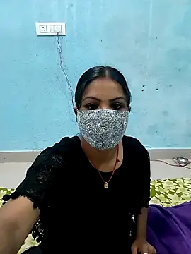 hotcoolcool2 online show from March 16, 2026, 5:04 am