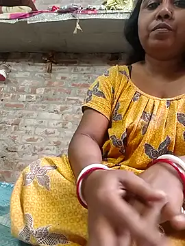 Snapshot of Puja_9999 chatting on February 5, 2026, 11:39 am Puja 9999 online show from February 5, 2026, 11:39 am