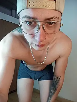 Emmanuel Lust online show from February 19, 2026, 12:02 pm