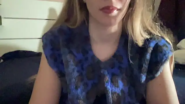 petiteetoile online show from February 9, 2026, 5:00 pm