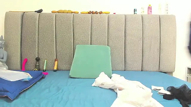 Giselle James online show from March 11, 2026, 7:52 pm