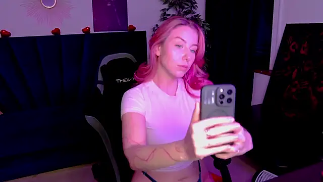 LovelyMiley online show from March 22, 2026, 1:12 pm