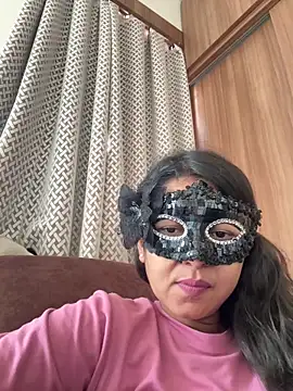 raavigirl online show from May 16, 2026, 6:45 am