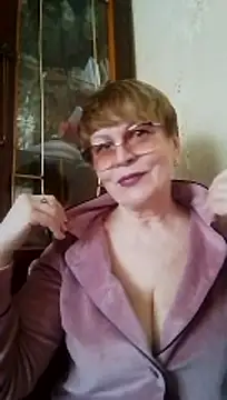 SophieBurns online show from May 9, 2026, 10:29 am