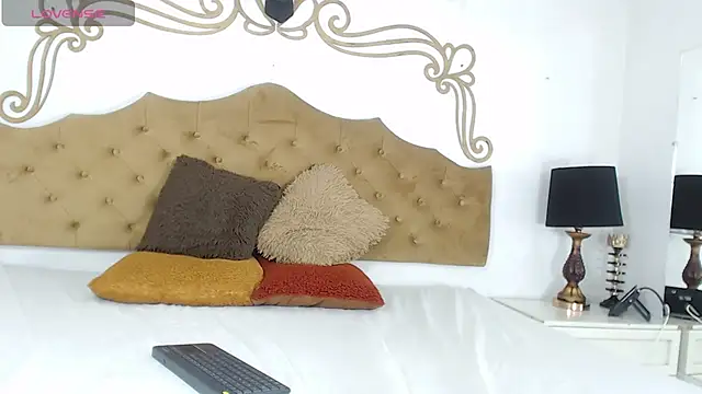 CloeCastillo online show from February 21, 2026, 9:33 am