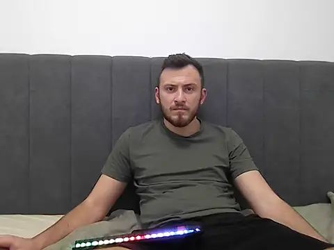 RoyalStudX online show from February 5, 2026, 9:43 pm