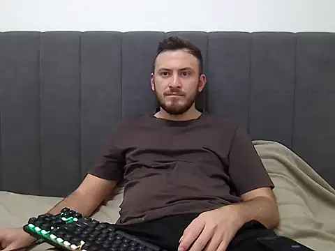 RoyalStudX online show from February 6, 2026, 8:49 pm