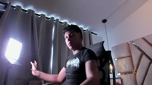 alejostonevg online show from February 5, 2026, 9:10 pm