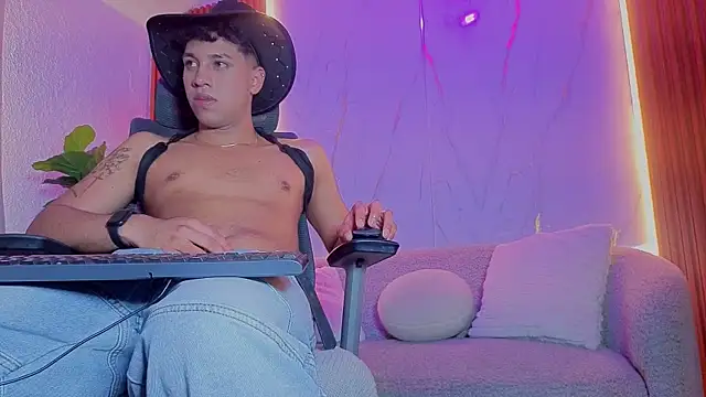 alejostonevg online show from February 6, 2026, 7:21 pm