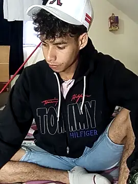 Snapshot of baby_22cm chatting on March 19, 2026, 11:32 am baby 22cm online show from March 19, 2026, 11:32 am