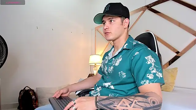 Snapshot of rayan_linxx chatting on February 26, 2026, 7:14 pm rayan linxx online show from February 26, 2026, 7:14 pm