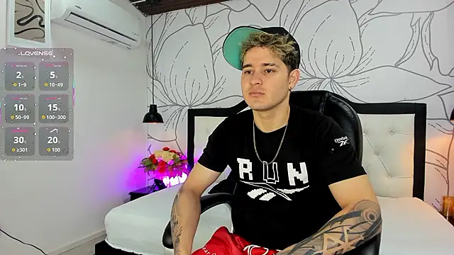 Snapshot of rayan_linxx chatting on March 28, 2026, 8:21 pm rayan linxx online show from March 28, 2026, 8:21 pm