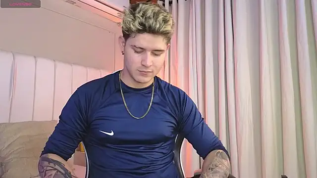 Snapshot of rayan_linxx chatting on February 12, 2026, 7:46 pm rayan linxx online show from February 12, 2026, 7:46 pm