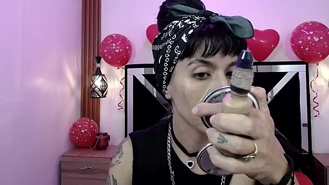 FRANCESCA LOVE  online show from February 18, 2026, 12:12 pm