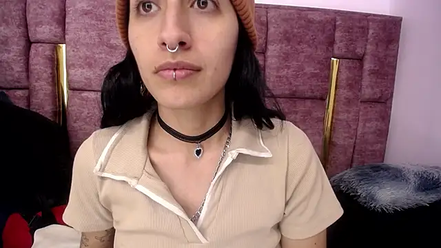 FRANCESCA LOVE  online show from May 21, 2026, 4:21 am