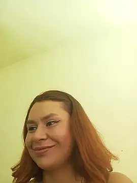 Milf Luna  online show from June 12, 2026, 10:40 pm