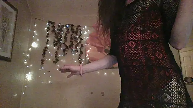 sillymillie4 online show from May 29, 2026, 2:28 am