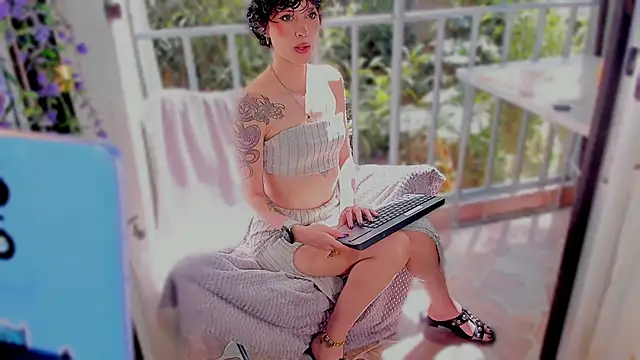 AmeliaNaughty  online show from May 20, 2026, 3:31 pm