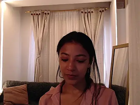 Scarleet miaa online show from May 4, 2026, 9:17 pm