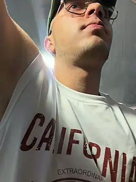 NoahCam1 online show from February 9, 2026, 3:26 am