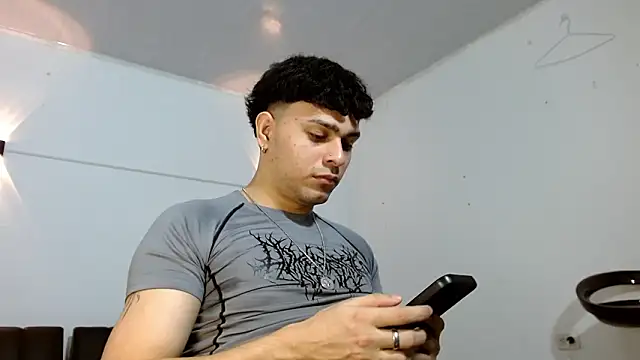 Snapshot of Philip_Jons chatting on March 12, 2026, 6:12 pm Philip Jons online show from March 12, 2026, 6:12 pm