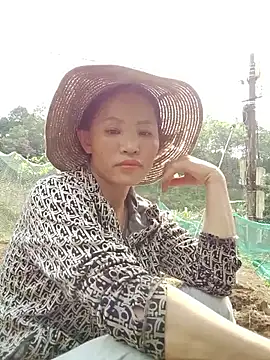 Snapshot of nhynhy11 chatting on March 24, 2026, 10:04 am nhynhy11 online show from March 24, 2026, 10:04 am