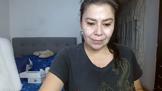 Karo sexy online show from October 4, 2025, 6:04 am