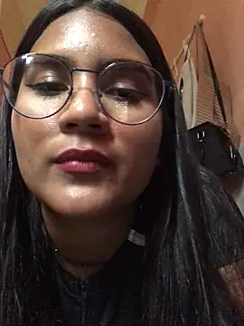 Zoe Renata online show from June 14, 2026, 9:05 pm