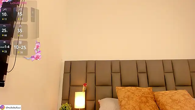 Snapshot of Amelie_Belle_ chatting on March 10, 2026, 1:59 pm Amelie Belle online show from March 10, 2026, 1:59 pm