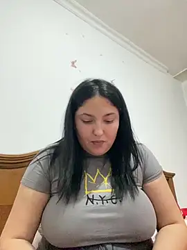 Snapshot of Amber_Sinn chatting on May 25, 2026, 6:17 pm Amber Sinn online show from May 25, 2026, 6:17 pm