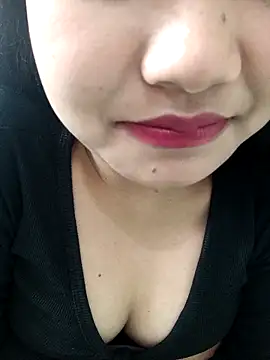 EliraMoon online show from March 18, 2026, 8:10 pm