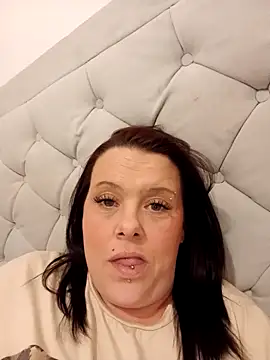 Snapshot of louisa36 chatting on March 19, 2026, 9:15 pm louisa36 online show from March 19, 2026, 9:15 pm