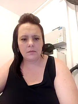 Snapshot of louisa36 chatting on March 6, 2026, 10:27 pm louisa36 online show from March 6, 2026, 10:27 pm