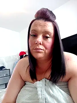 Snapshot of louisa36 chatting on March 26, 2026, 10:46 am louisa36 online show from March 26, 2026, 10:46 am