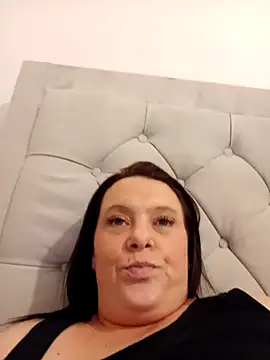 Snapshot of louisa36 chatting on March 4, 2026, 10:06 pm louisa36 online show from March 4, 2026, 10:06 pm