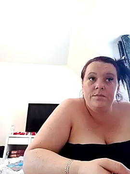 Snapshot of louisa36 chatting on March 2, 2026, 9:38 am louisa36 online show from March 2, 2026, 9:38 am