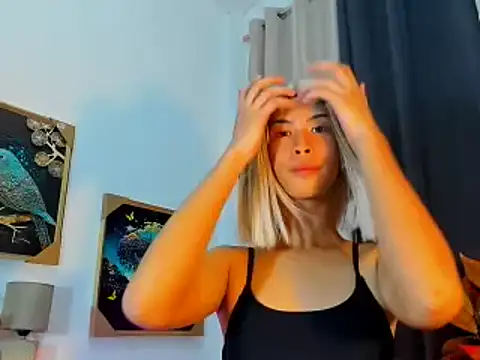 littlemikay online show from February 9, 2026, 7:17 am