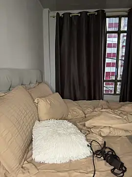 RachelWeisz  online show from February 15, 2026, 11:09 am