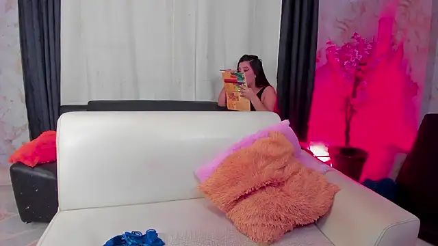 Love girlnew 1 online show from March 7, 2026, 10:21 am