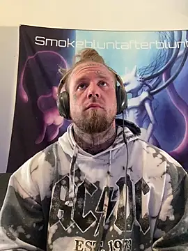 Smokebluntafterblunt online show from May 7, 2026, 10:35 pm
