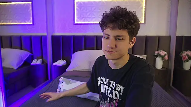 StefanBev online show from April 24, 2026, 8:33 pm