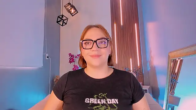 Snapshot of SimonaStar chatting on March 13, 2026, 1:05 pm SimonaStar online show from March 13, 2026, 1:05 pm