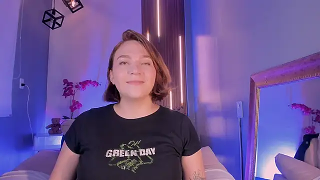 Snapshot of SimonaStar chatting on March 5, 2026, 2:57 pm SimonaStar online show from March 5, 2026, 2:57 pm