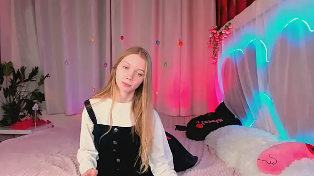 lada2k4 online show from June 5, 2026, 6:52 am