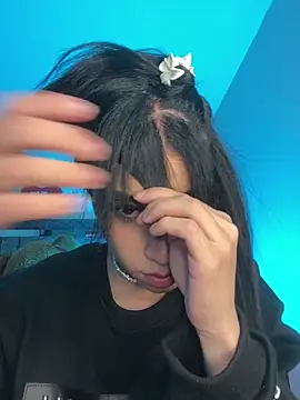 alahia pink online show from March 15, 2026, 4:41 am